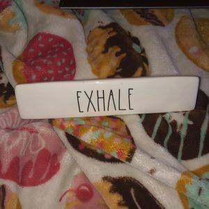 Rae Dunn. Decoration